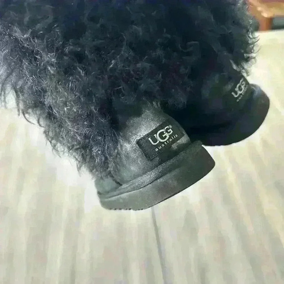 UGG Mongolian Short Boots Black 6 Super Fun Soft 37 - Picture 4 of 16